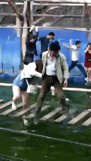 181548tb31oj3h9zbu0jh7.gif